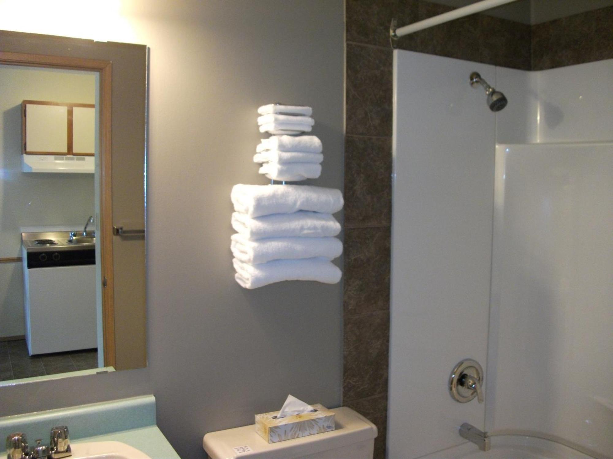 Siesta Suites เคโลว์นา ภายนอก รูปภาพ