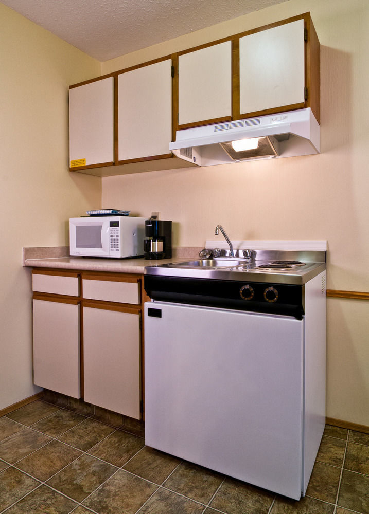 Siesta Suites เคโลว์นา ภายนอก รูปภาพ