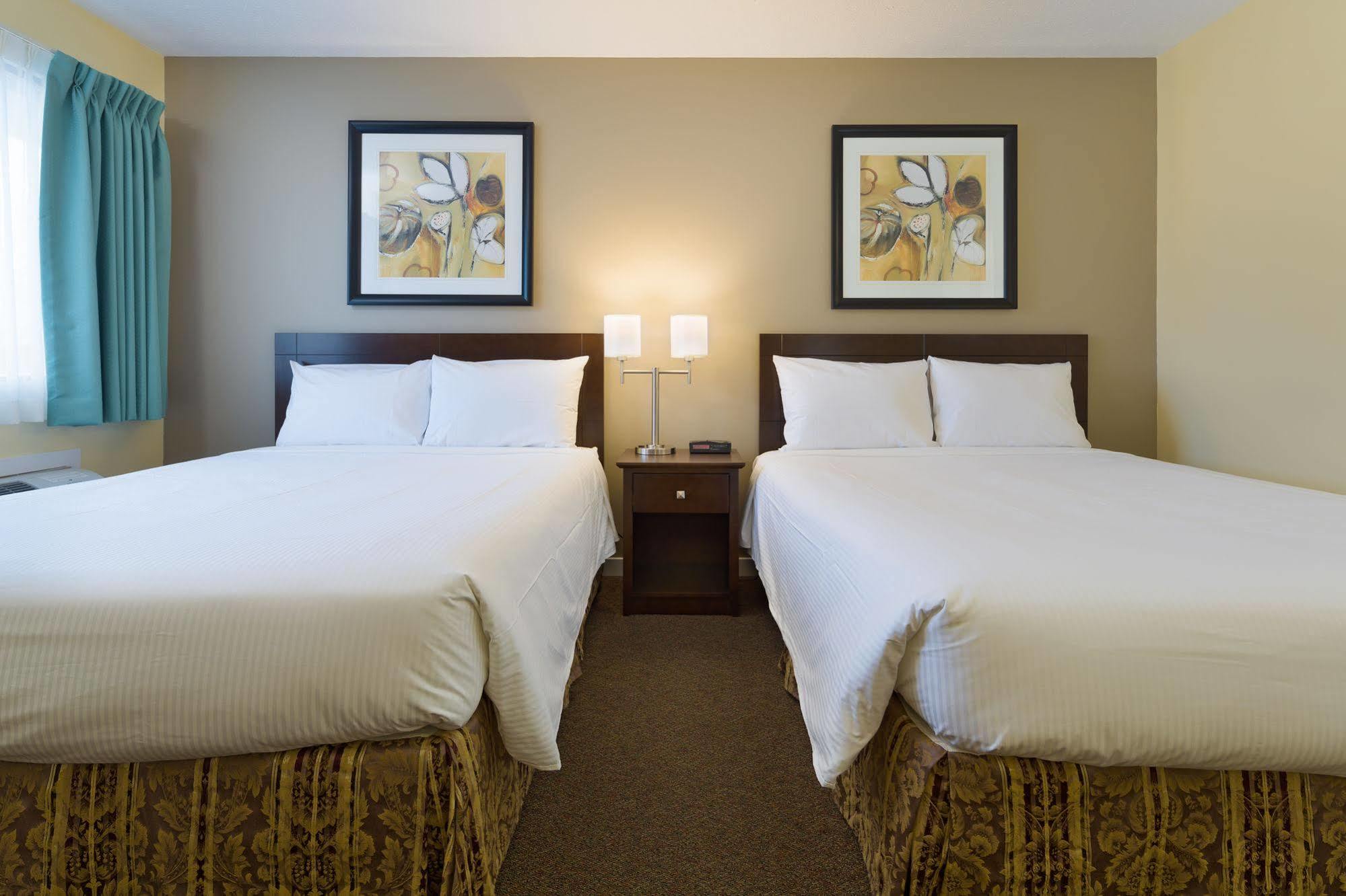 Siesta Suites เคโลว์นา ภายนอก รูปภาพ